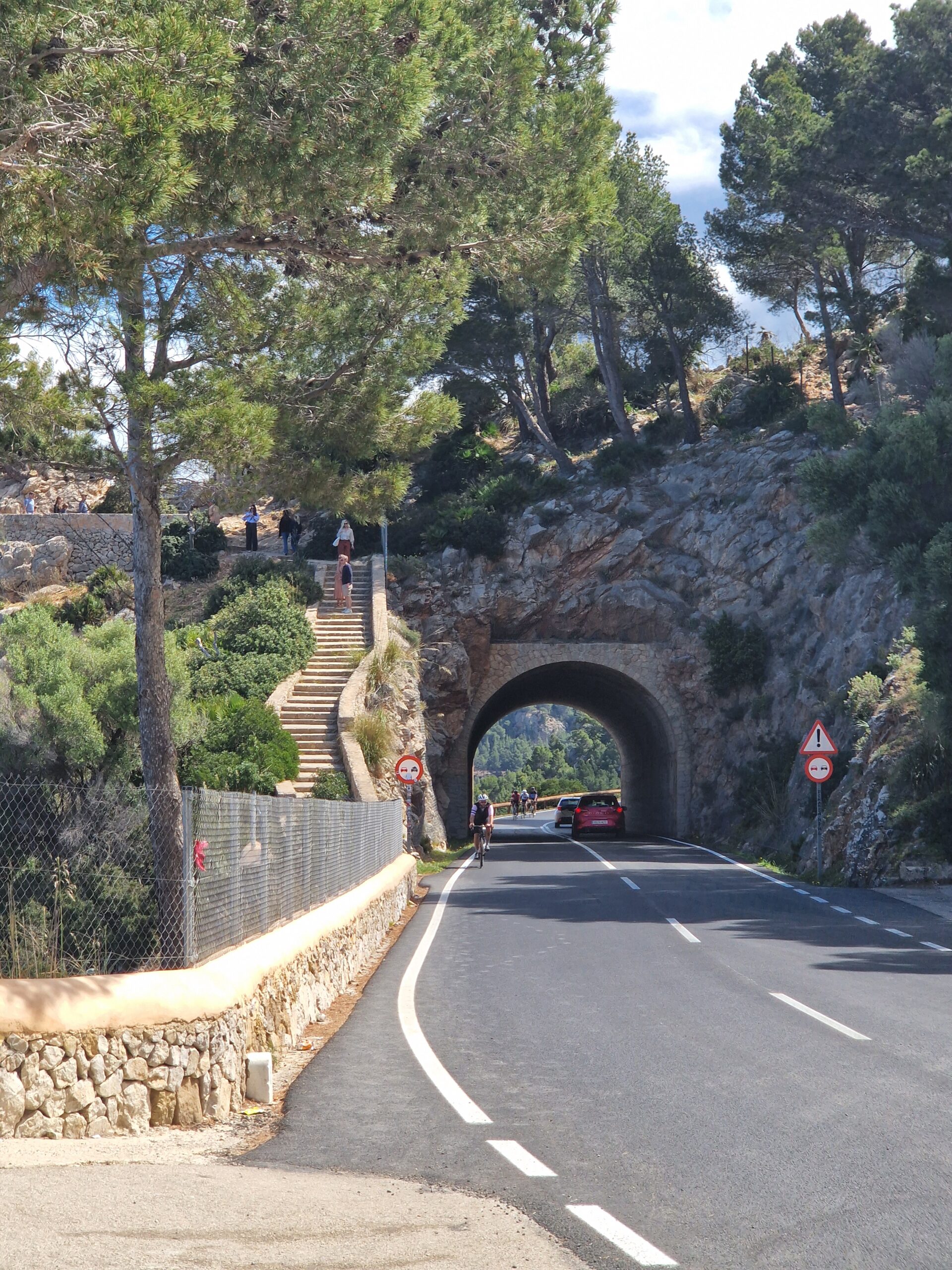 Maljorkos grožis: tuneliukas po kalniuku